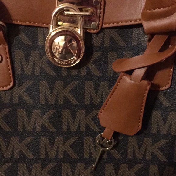 Michael Kors lock and key purse - Picture 2 of 3